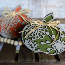 Load image into Gallery viewer, Chunky Pumpkins - Large - Starburst