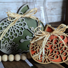 Load image into Gallery viewer, Chunky Pumpkins - Small - Swirl