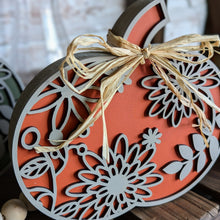 Load image into Gallery viewer, Chunky Pumpkins - Large - Leaves